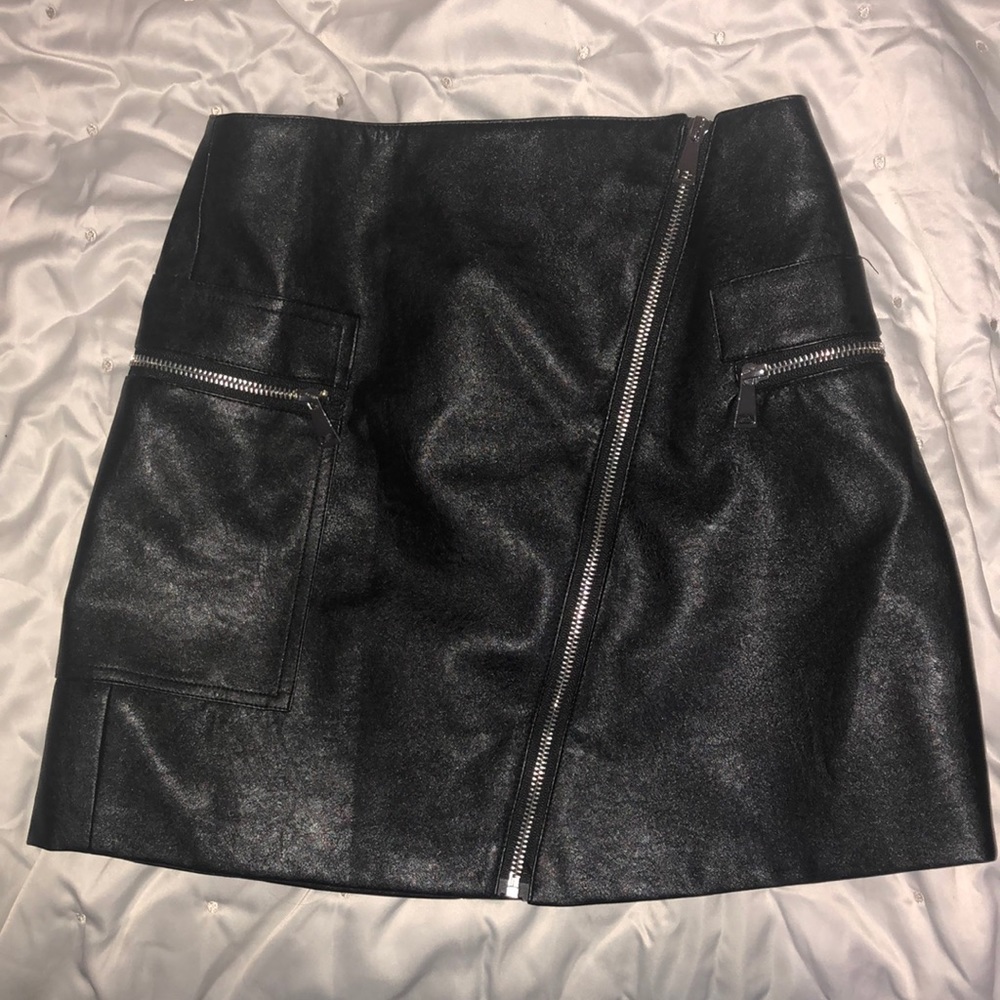 Black Leather Mini-Skirt With Zippers